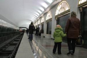 Станция метро Звенигородская, подземный зал, перрон, платформа