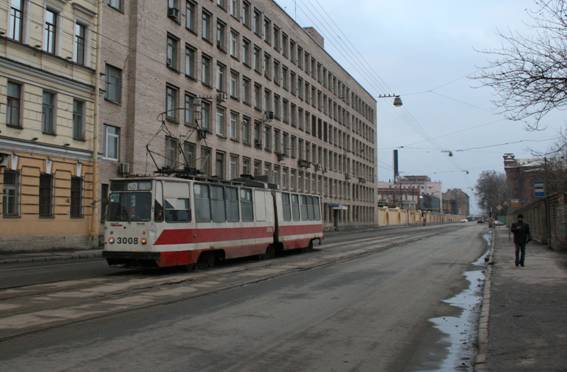 40-й трамвай на Косой линии. Фото Дмитрия Ратникова