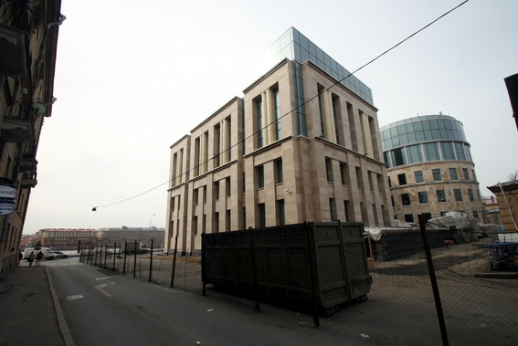Бизнес-центр Балтнефтепровода, вид с улицы Михайлова
