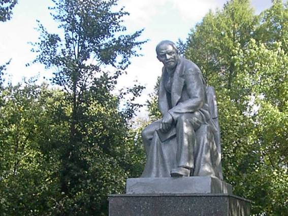 Памятник Ленину в Красном Селе