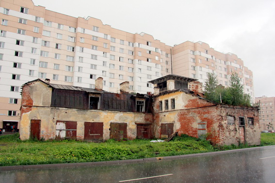 Дача Калмыкова в Петергофе, Университетский проспект, переулок Ломоносова