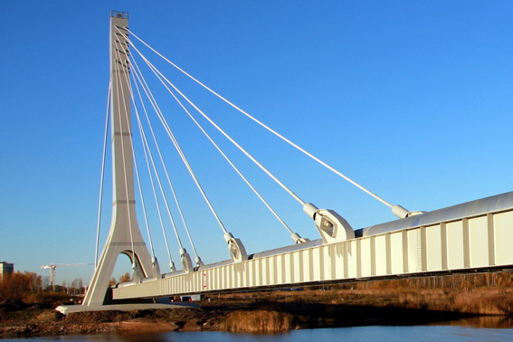Дудергофский канал, вантовый мост