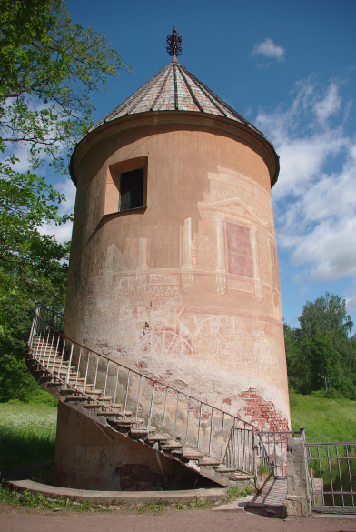 Пиль-башня в Павловске