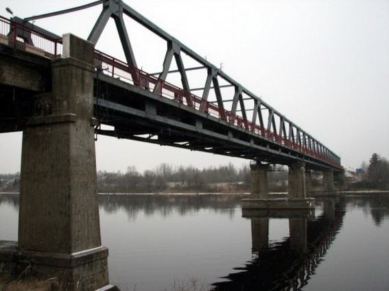 Мост через Волхов на трассе "Кола"