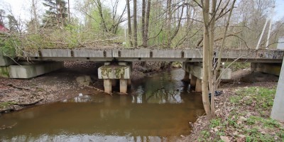 Река Каменка, железнодорожный мост