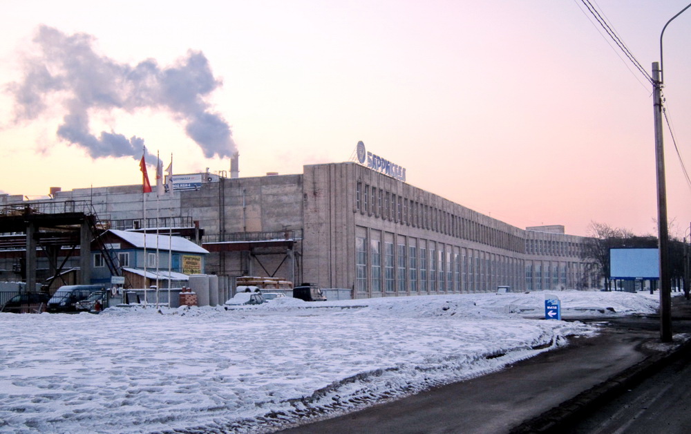 Завод Баррикада на Октябрьской набережной