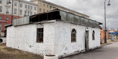 Набережная Макарова, заброшенное здание