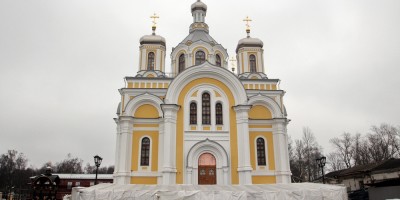 Церковь Святой Троицы на Октябрьской набережной после восстановления
