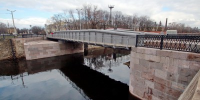 Кронштадт, Доковый мост через Петровский канал