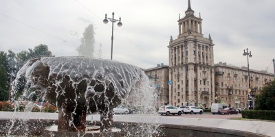 РНБ на Московском проспекте, фонтан