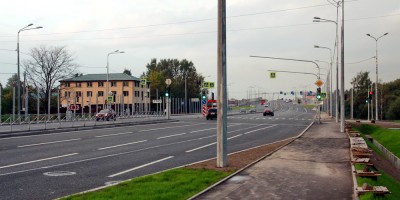 Таллинское шоссе после расширения у перекрестка с Земской улицей