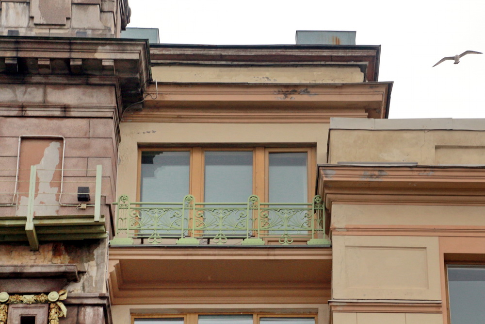 Невский проспект, Елисеевский магазин, балкон