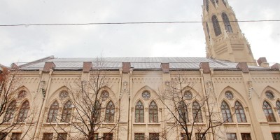 Собор святого Михаила на Среднем проспекте Васильевского острова, без пинаклей