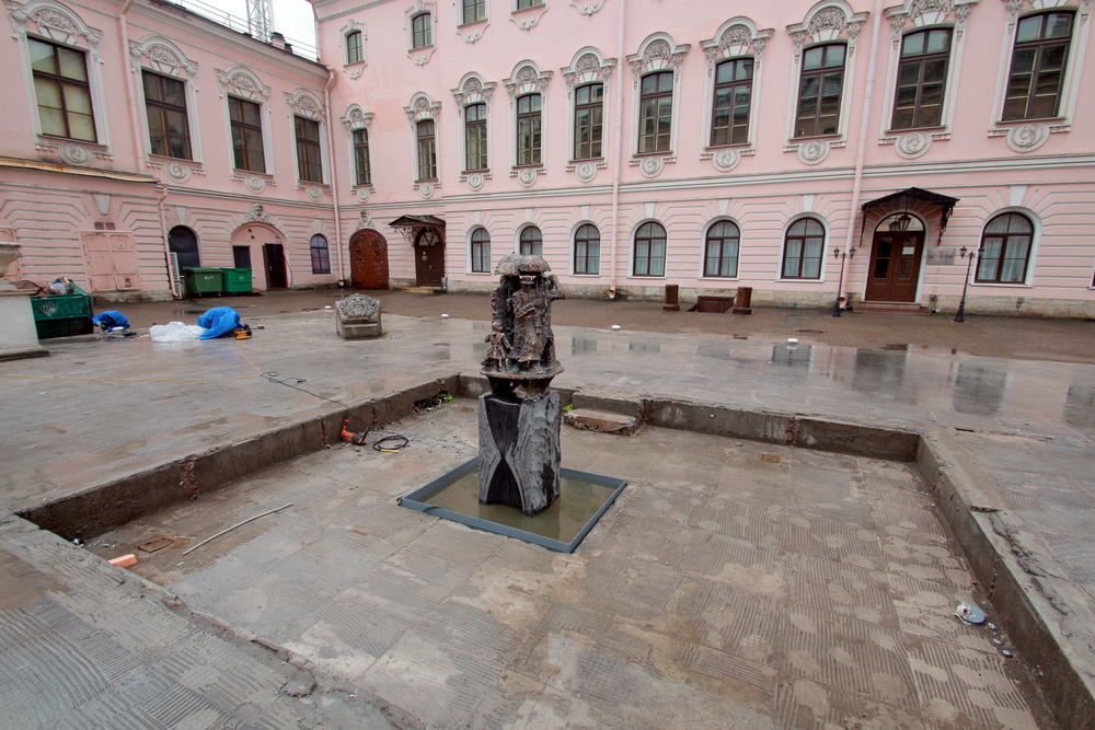 Строгановский дворец на Невском проспекте, 17, двор, фонтан