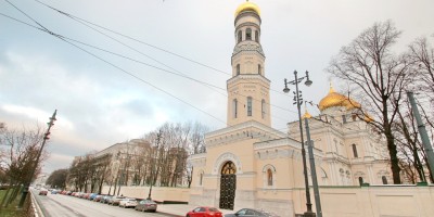 Колокольня Новодевичьего монастыря на Московском проспекте
