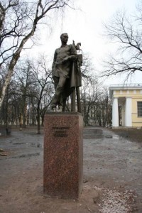 Сад Академии художеств, памятник Петру Клодту