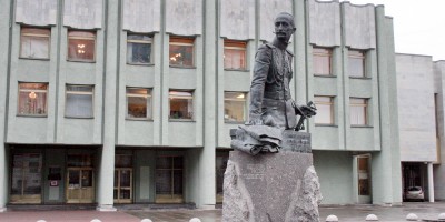 Памятник Брусилову на Шпалерной улице