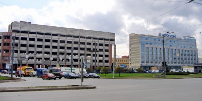 Площадь Конституции, Ленинский проспект