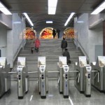Турникеты на станции метро Парнас