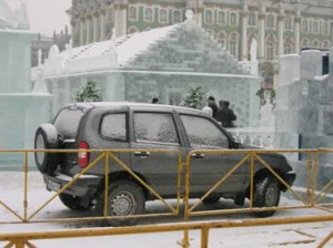 Ледяной дворец на Дворцовой площади