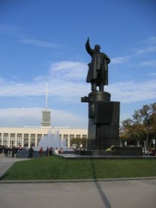 Площадь Ленина, памятник, фонтаны