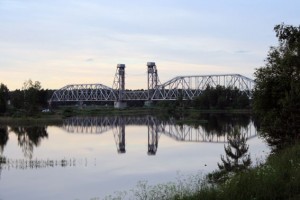 Кузьминский железнодорожный мост через Неву