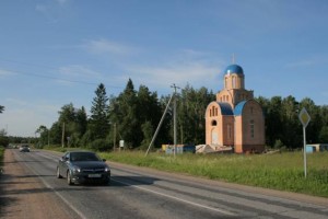 Строительство Успенской церкви, храма Успения Пресвятой Богородицы в деревне Кобрино, при Кобринском кладбище