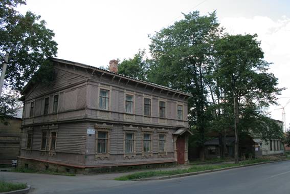 Сохранившаяся деревянная застройка улицы Чкалова