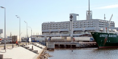 Морской вокзал на площади Морской Славы