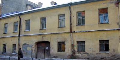 8-я линия Васильевского острова, 5, вид из Днепровского переулка