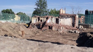 Руины гостиницы Крестовский остров на Депутатской, 34