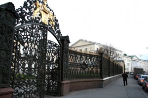 Ограда, решетка Шереметевского дворца на набережной Фонтанки