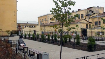 Чкаловский сквер на Петроградской стороне