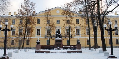 Николаевское кавалерийское училище на Лермонтовском проспекте