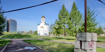 Малоохтинский парк и Успенская церковь
