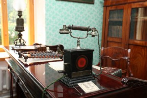 Телефонный аппарат фирмы «Эрикссон», музей «Императорская телеграфная станция»