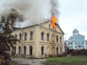 Пожар в усадьбе Новознаменка в Сосновой Поляне