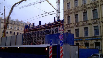 Строительство вестибюля станции метро «Адмиралтейская», три этажа