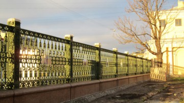 Ограда Шереметьевского дворца