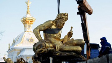 Перевозка скульптур на реставрацию, Петергоф