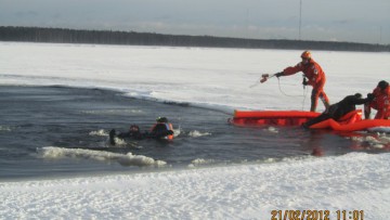 Учения в Финском заливе. Спасение рыбаков