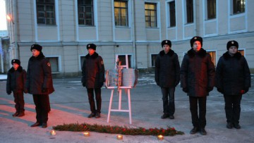 Мемориальная доска посвященная сотрудникам и воспитанникам Дворца пионеров блокадного Ленинграда