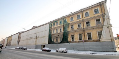 Проспект Римского-Корсакова, 22, казармы Морского гвардейского экипажа, фасад