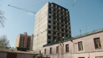 Строительство жилого дома на улице Черняховского, 25