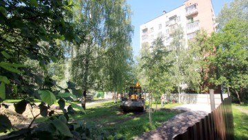 Жилой дом на улице Лени Голикова, 15, строительство, забор