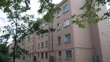 Расселенный дом в Московском районе превратился в свалку