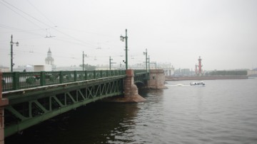Реконструкцию Дворцового моста собираются начать этой осенью