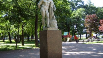Геркулес в Александровском саду
