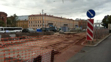 Демонтаж трамвайных путей на площади Труда