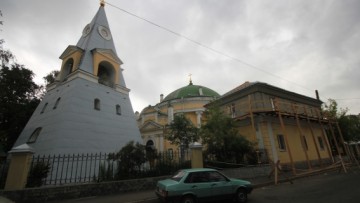 Надстройка здания возле церкви «Кулич и Пасха» на Обуховской Обороны